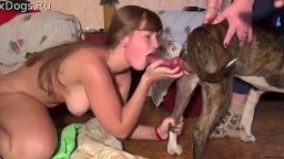 Зоо секс Россия, девушка и бойцовская собака